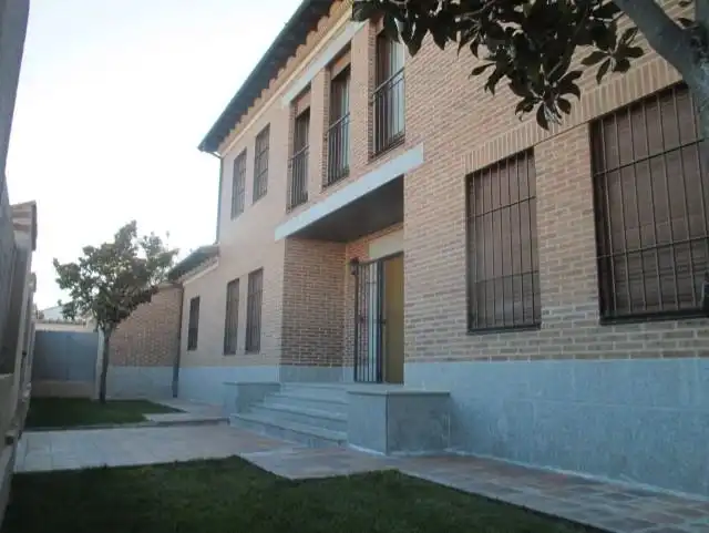 Vista exterior de Casa o chalet en venta en Mamblas con Jardín privado, Terraza y Amueblado