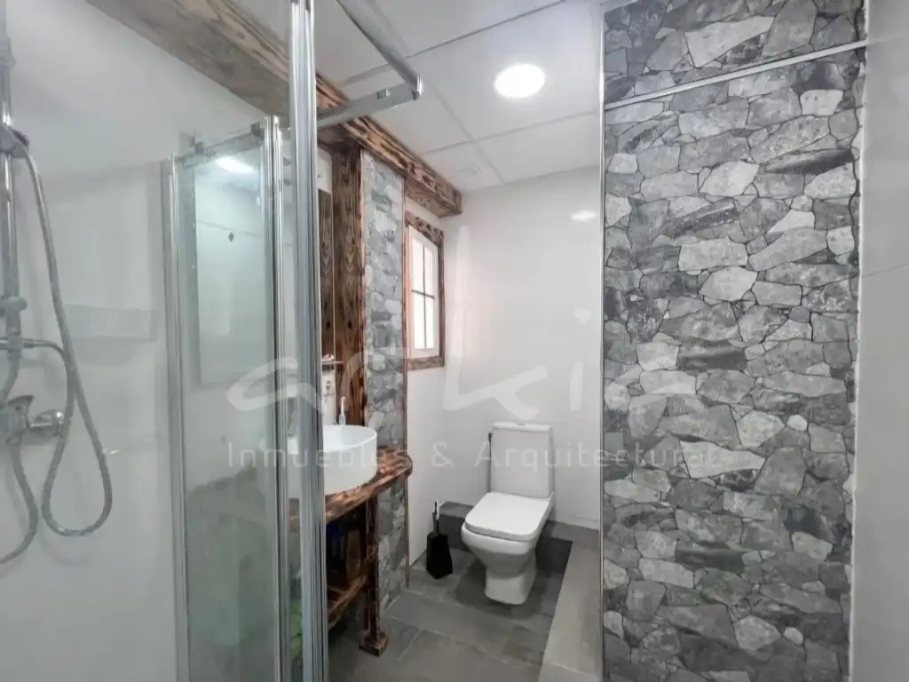 Bathroom of Flat for sale in Paterna