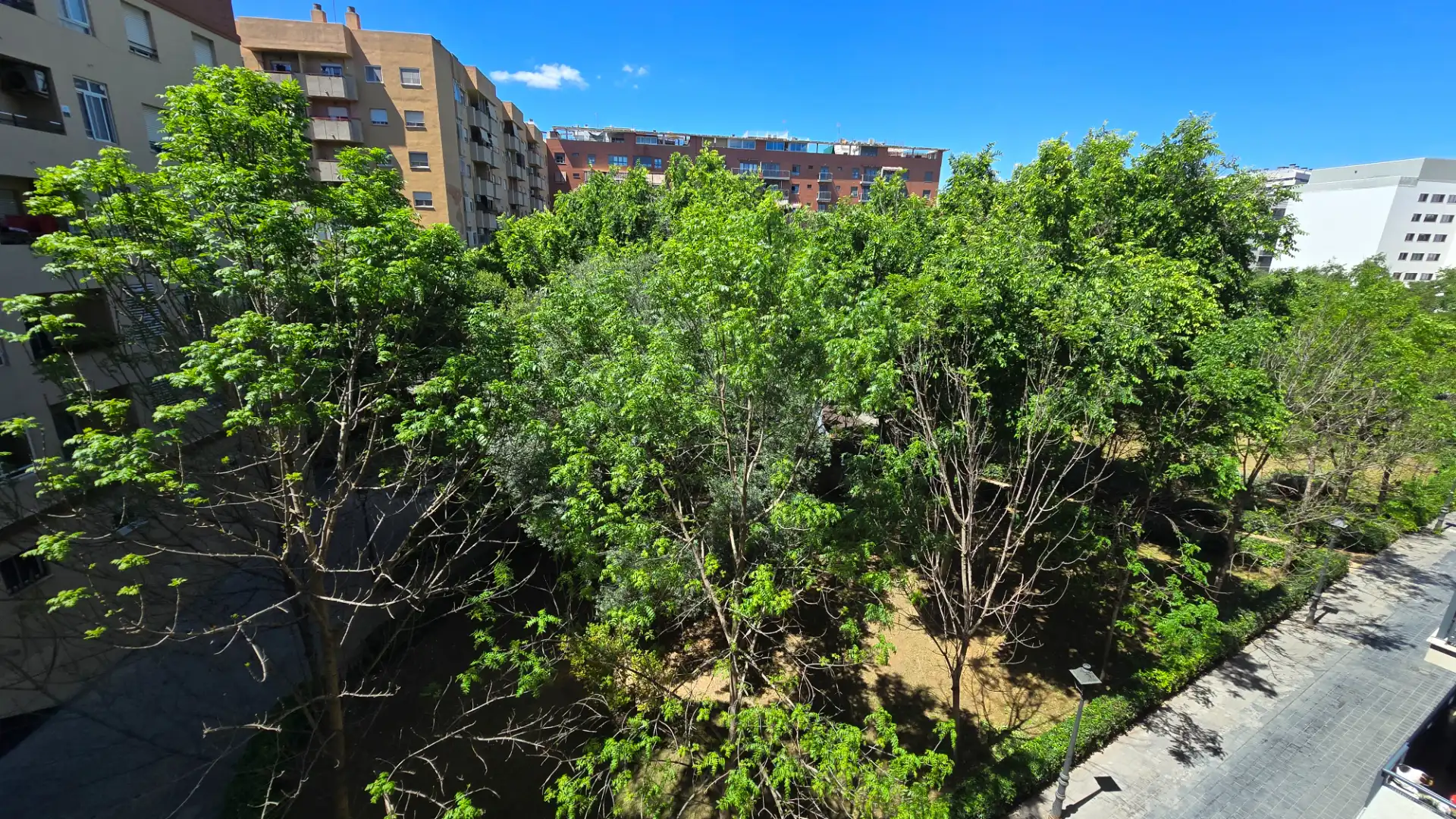 Vista exterior de Piso en venta en Valencia con Aire acondicionado, Calefacción y Horno