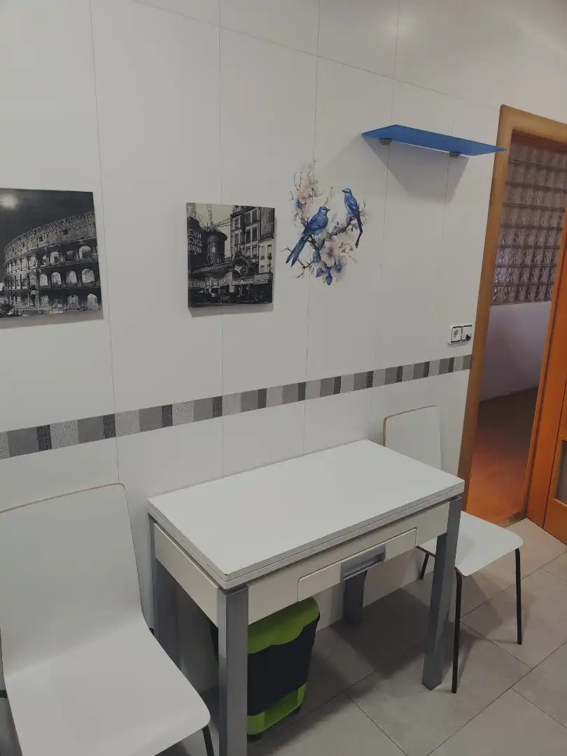 Dormitori de Apartament de lloguer en Zaragoza amb Calefacció, Parquet i Moblat