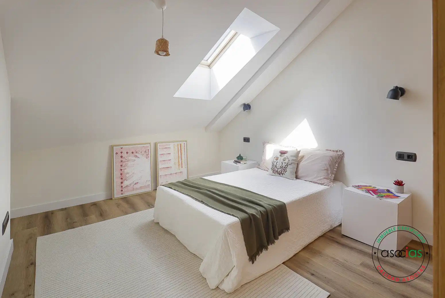 Habitación de Ático en venta en Gijón  con Calefacción, Terraza y Balcón