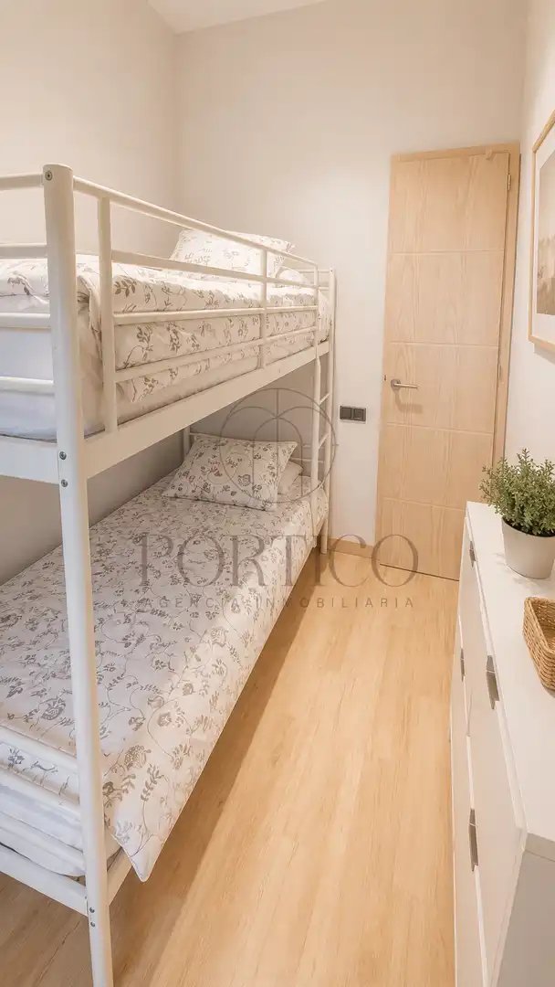 Habitación de Ático de alquiler en A Guarda   con Calefacción, Terraza y Amueblado