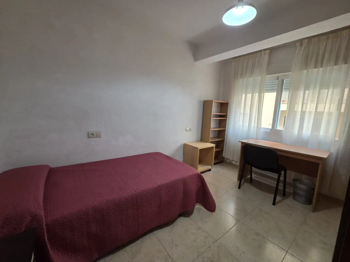 Bedroom of Flat for rent in Granada  with Furnished, Oven and Washing machine