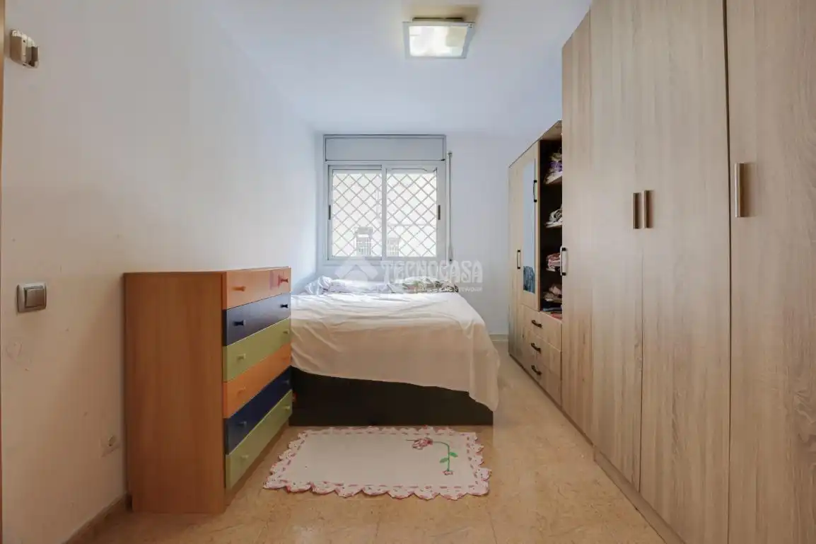 Dormitori de Pis en venda en Terrassa amb Aire condicionat i Calefacció