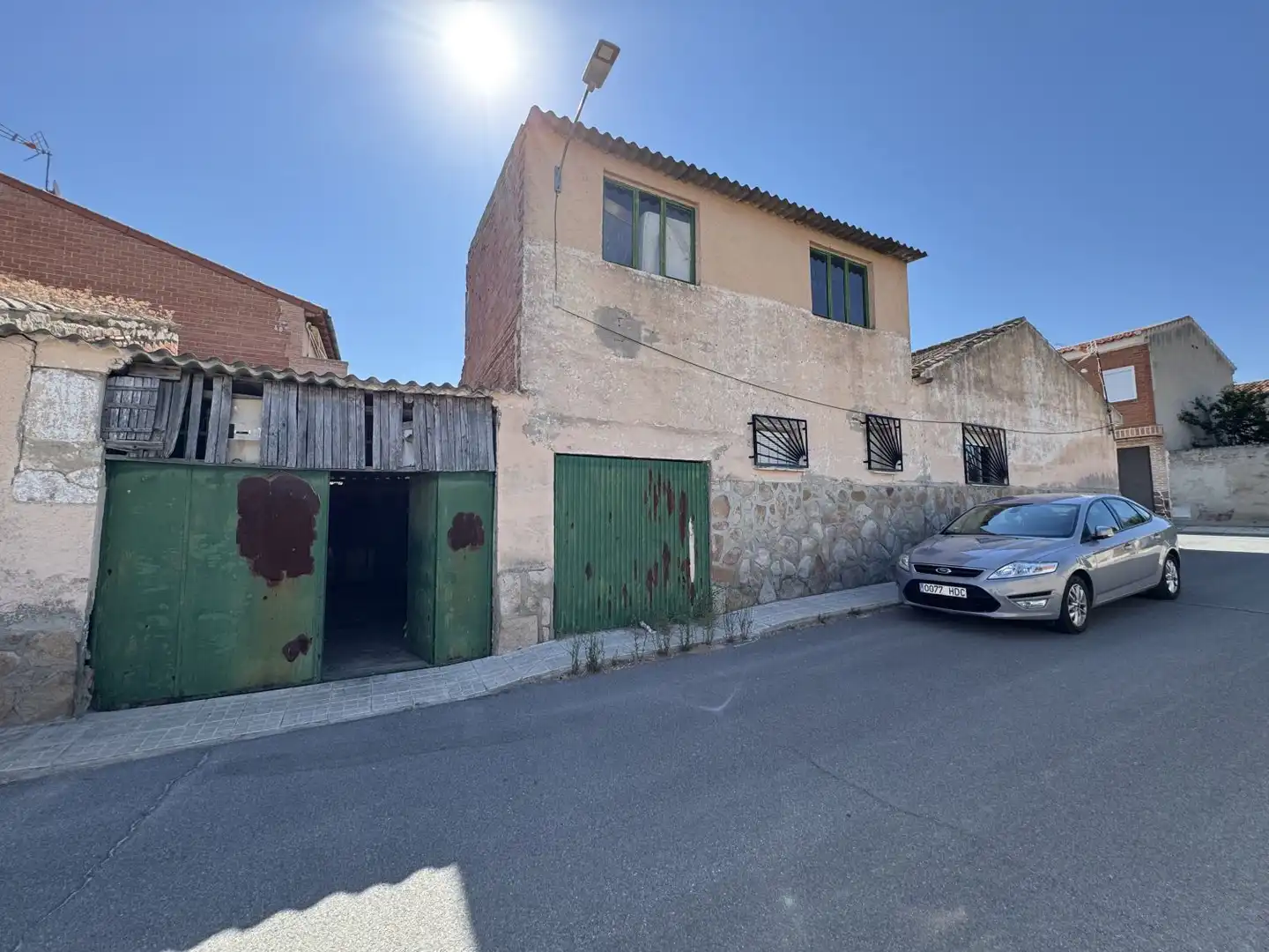 Exterior view of Houses for sale in La Puebla de Montalbán  with Heating