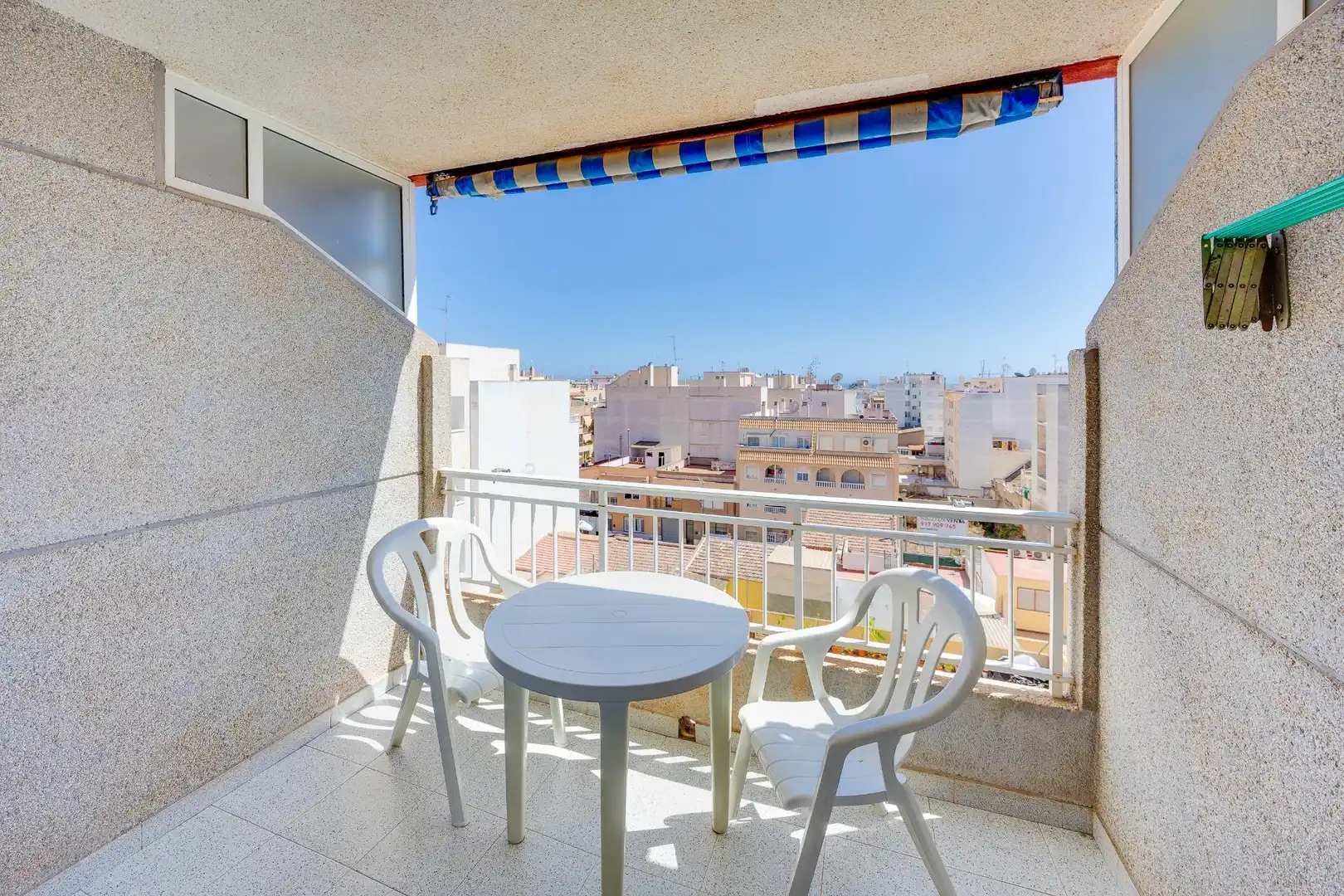 Terraza de Estudio en venta en Torrevieja con Terraza, Amueblado y Balcón