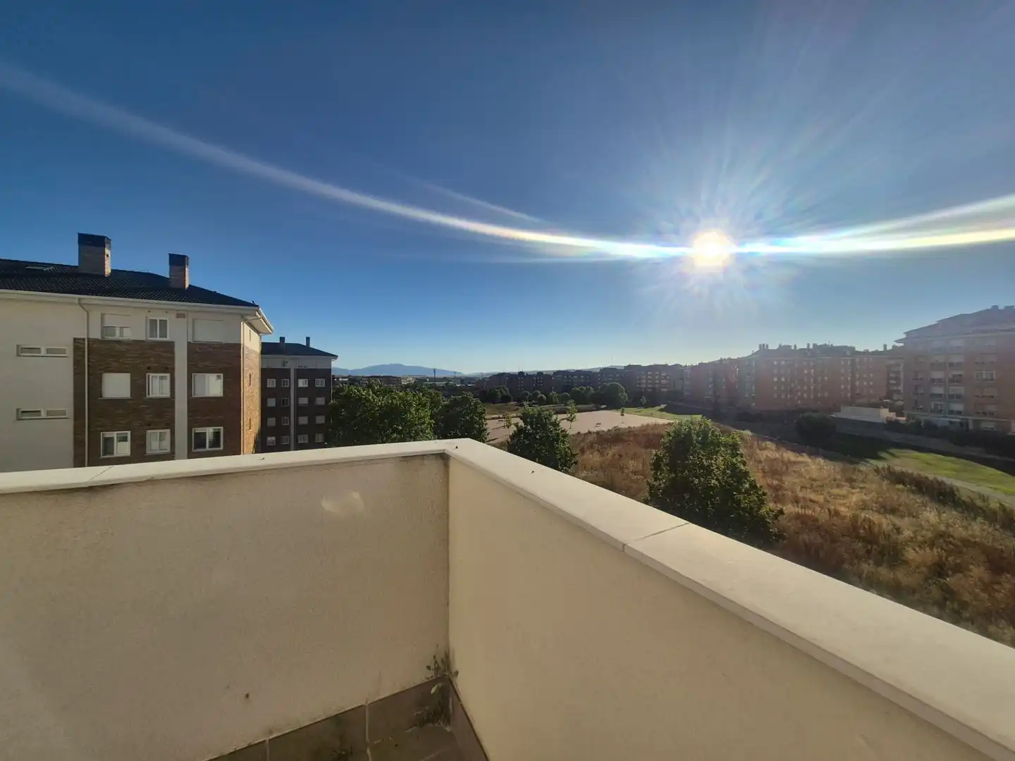 Außenansicht von Wohnung zum Verkauf in Ávila mit Heizung, Terrasse und Abstellraum