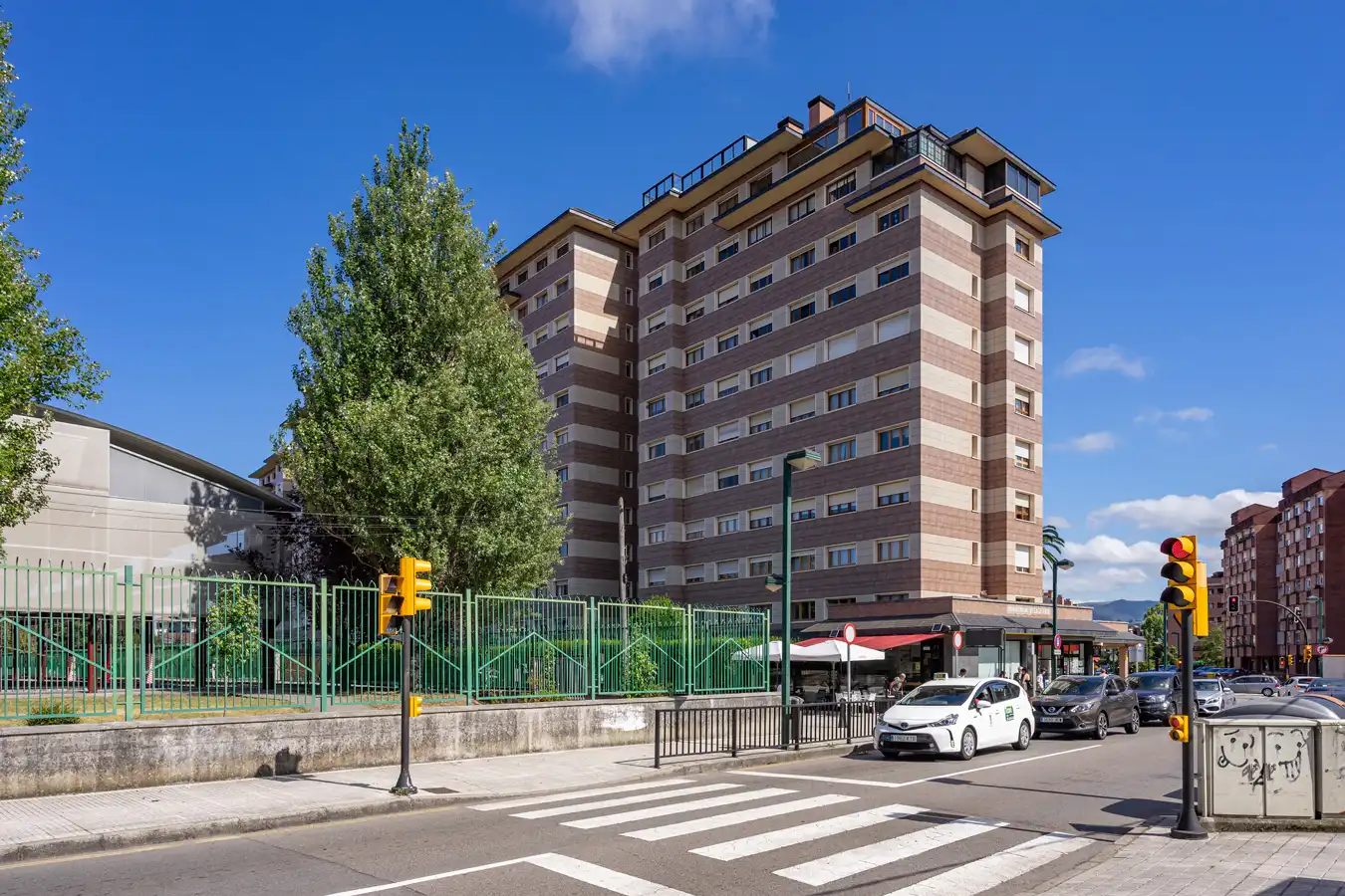 Vista exterior de Pis de lloguer en Gijón  amb Calefacció, Parquet i Forn