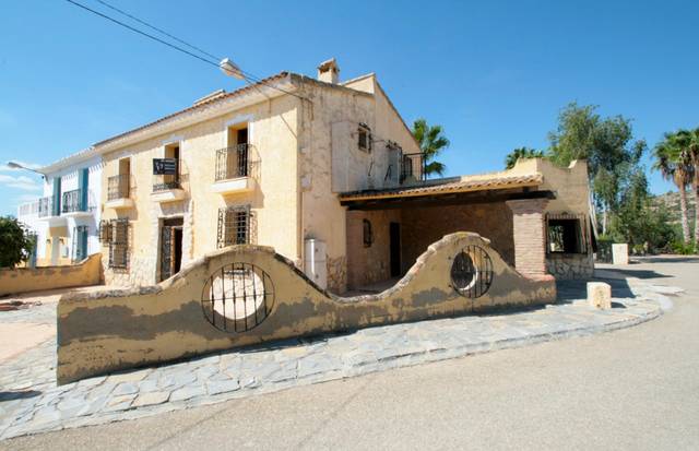 Casa-chalet en Venta en  Polígono 23 Paraje 36 CISCONAR en Cantoria