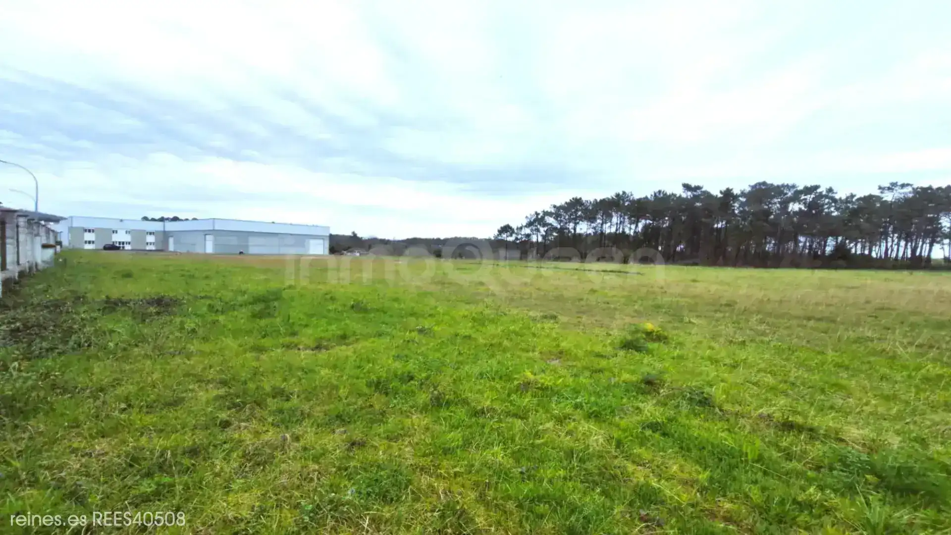 Terreno industrial en venta en Coaña