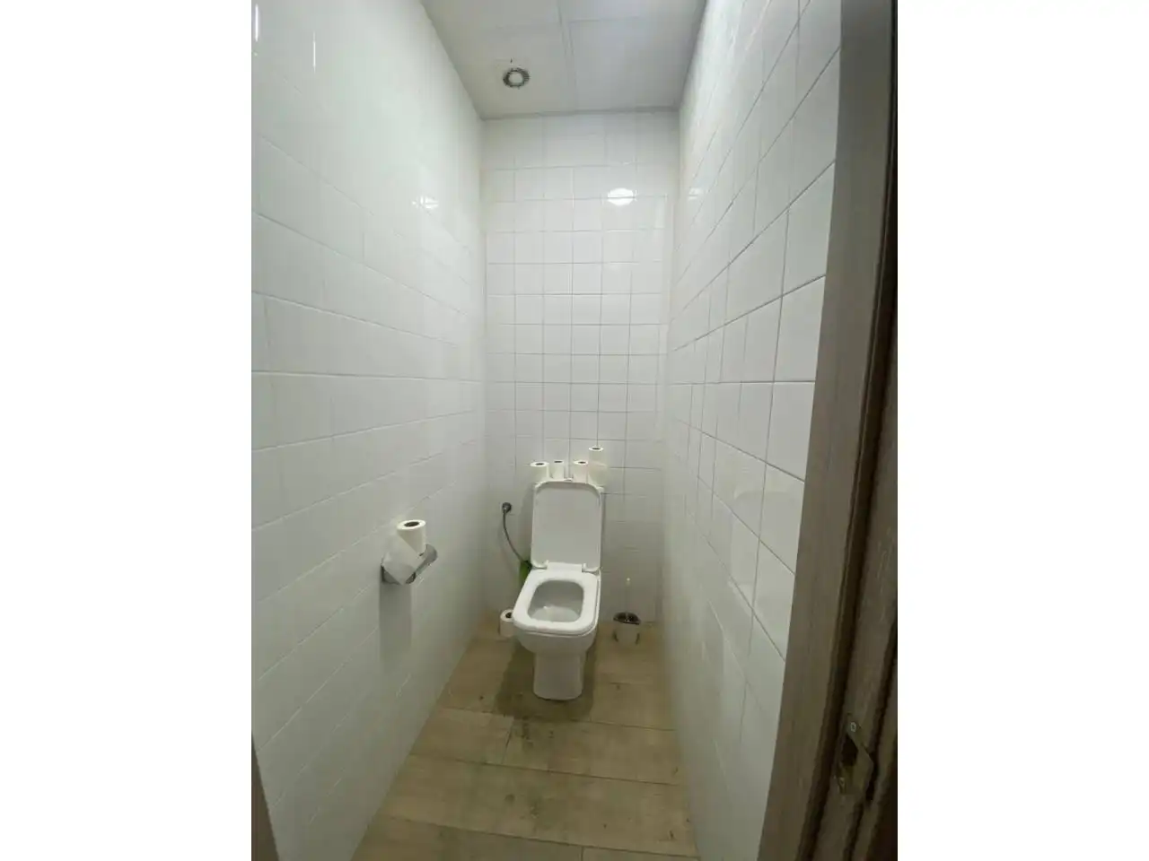 Bathroom of Industrial buildings for rent in Sabadell