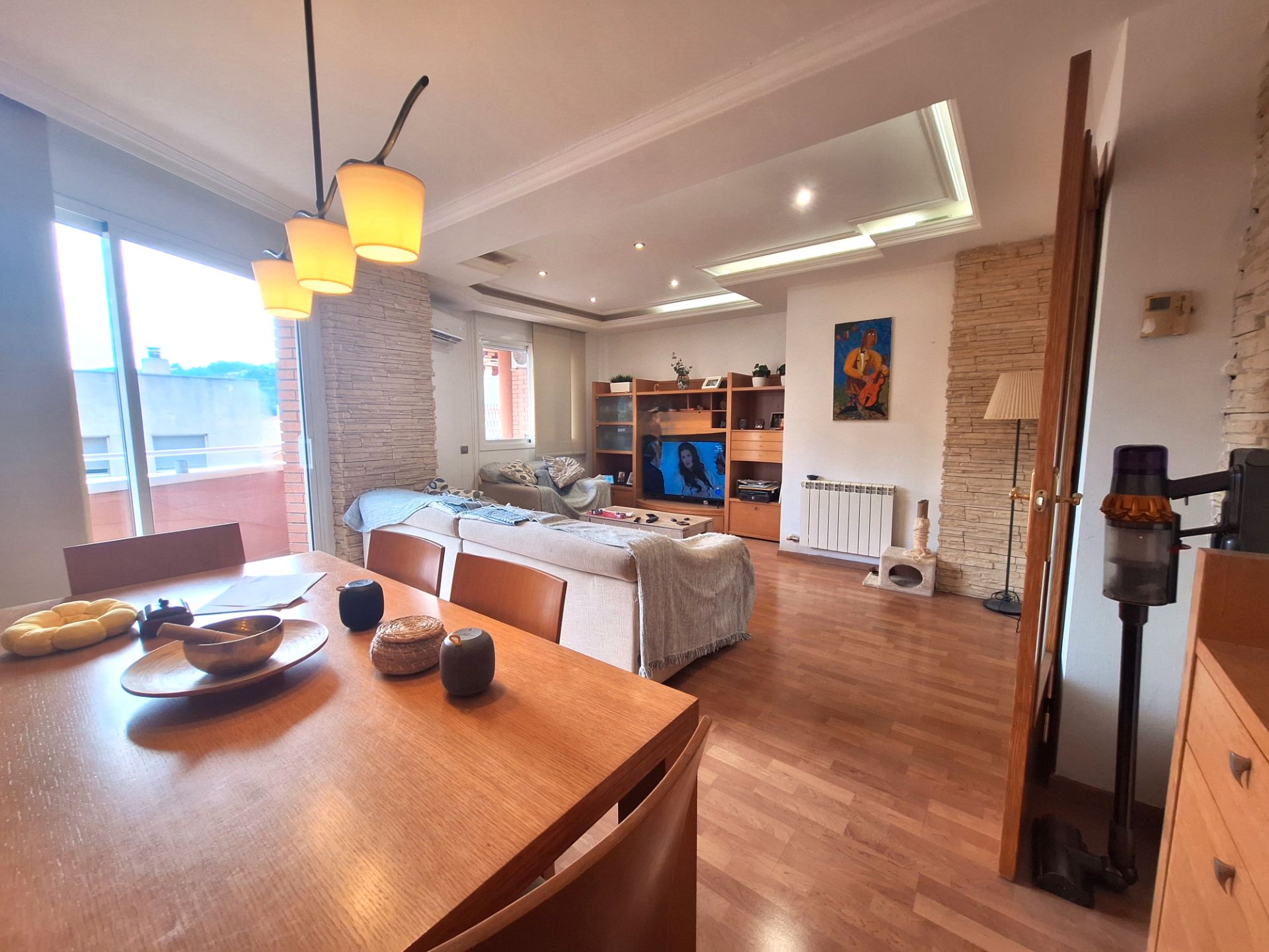 Living room of Flat for sale in Corbera de Llobregat  with Air Conditioner, Heating and Parquet flooring