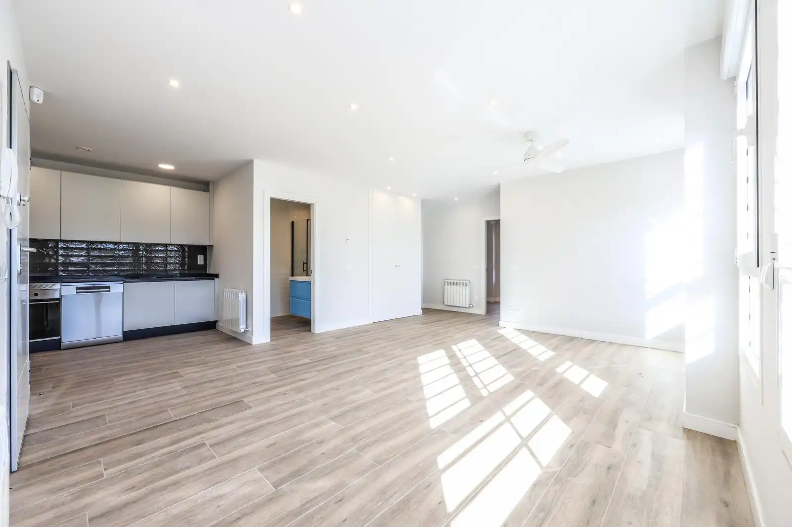 Living room of Flat for sale in Madrid  with Heating, Oven and Washing machine
