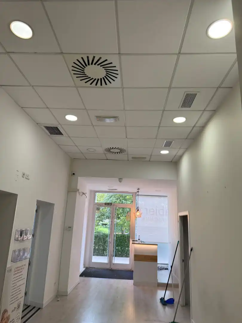 Gewerbefläche zum Verkauf in Calle María Zambrano 3, imagen 4