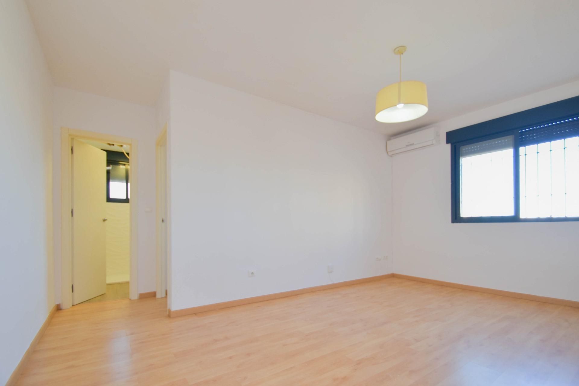 Dormitori de Apartament en venda en Las Gabias