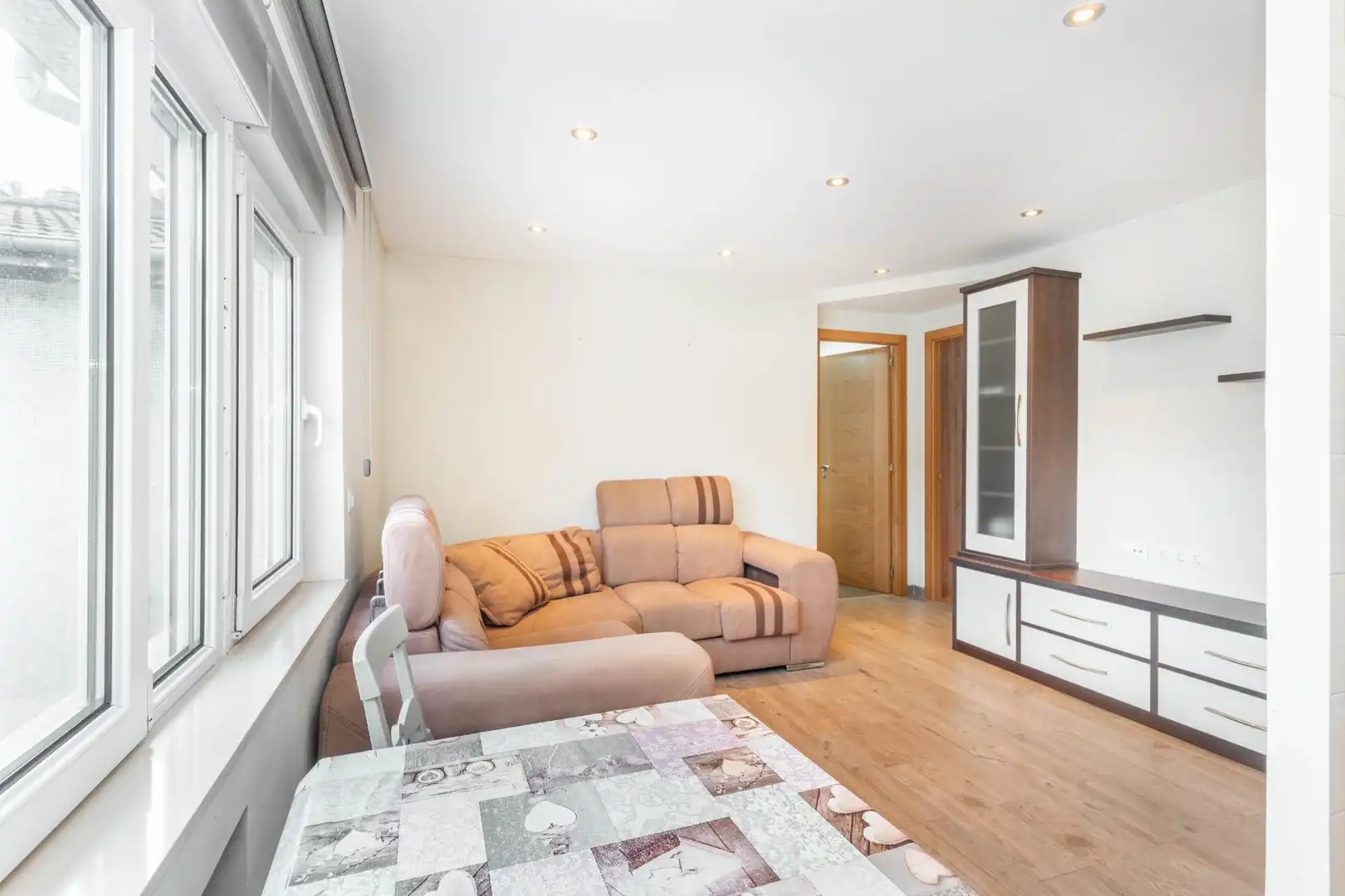Living room of Apartments for sale in San Martín del Rey Aurelio  with Heating, Parquet flooring and Storage room