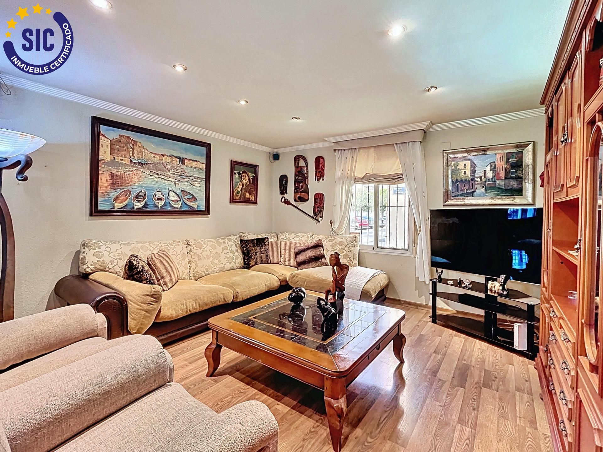 Living room of Duplex for sale in  Valencia Capital  with Air Conditioner and Balcony