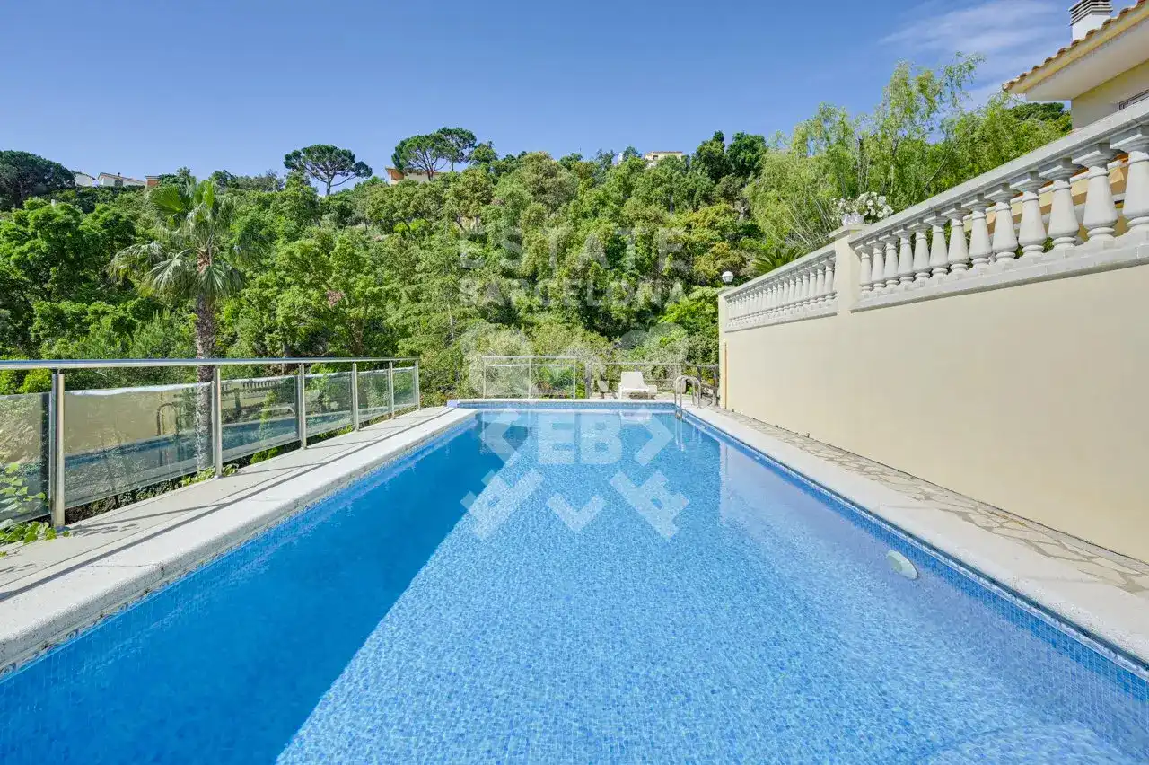 Piscina de Casa o chalet en venta en Tossa de Mar con Aire acondicionado, Calefacción y Jardín privado