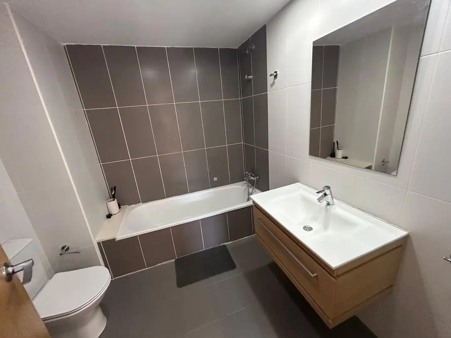 Badezimmer von Wohnung zur Miete in Valencia mit Balkon