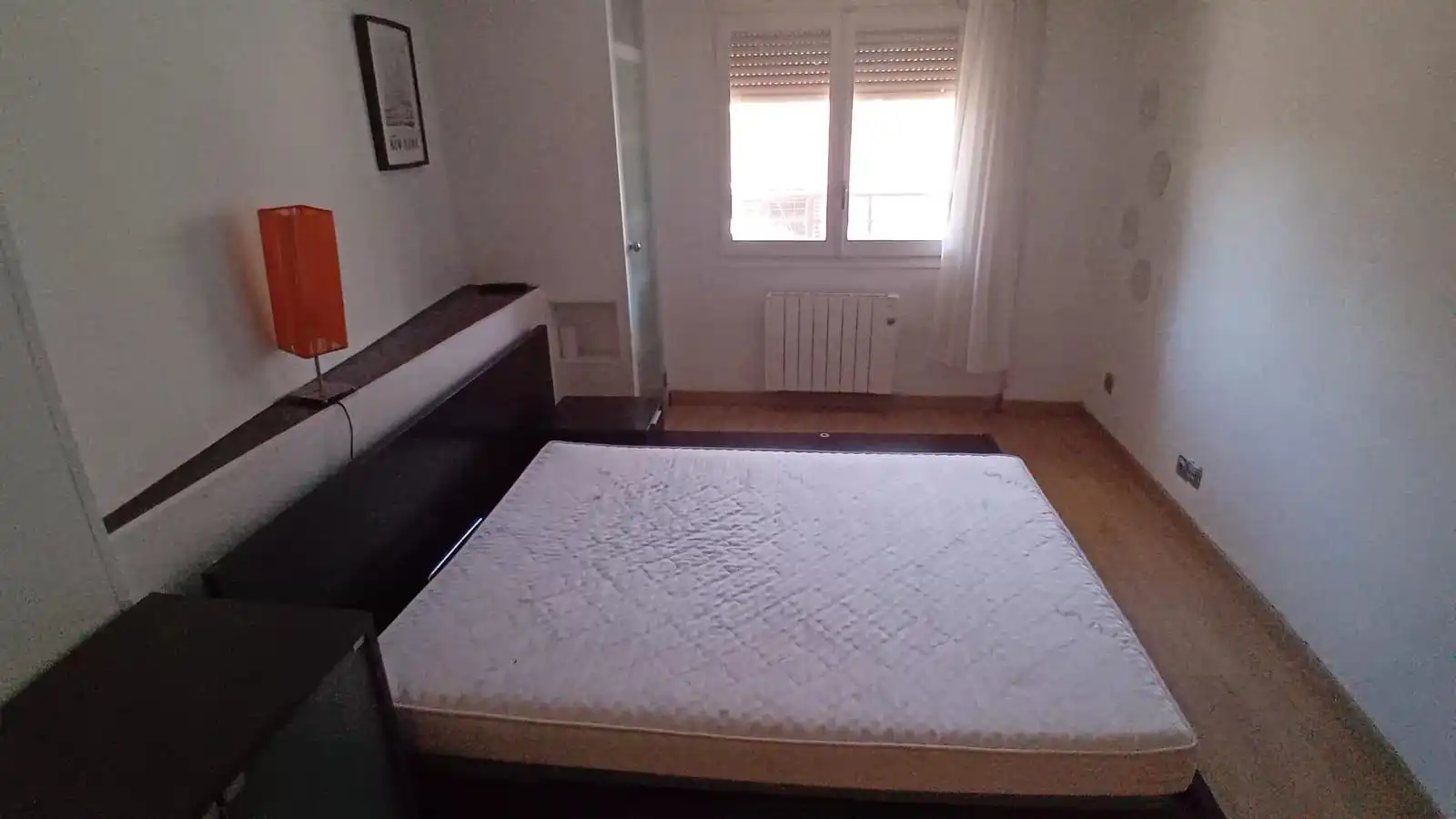 Habitación de Apartamento en venta en Lleida con Calefacción, Parquet y Amueblado