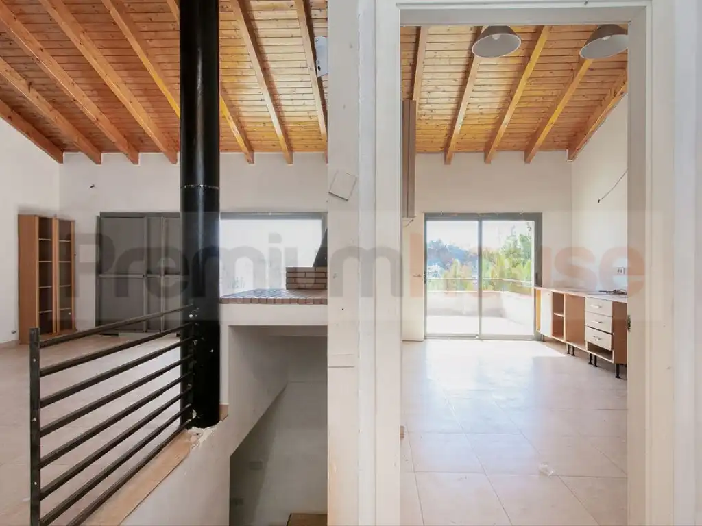 Sala d'estar de Casa o xalet en venda en Corbera de Llobregat, Barcelona