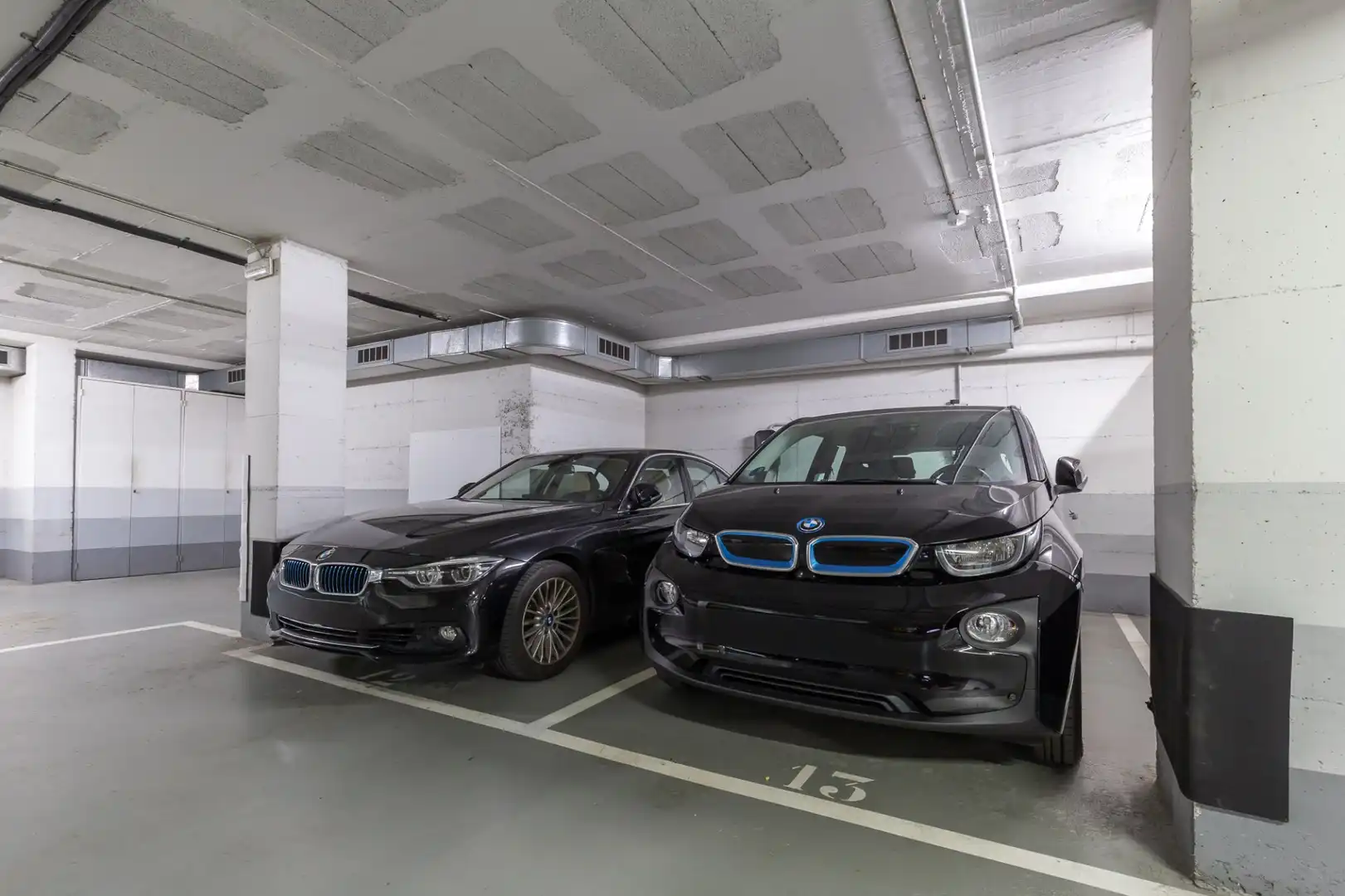 Parking de Piso en venta en Esplugues de Llobregat con Aire acondicionado, Calefacción y Trastero