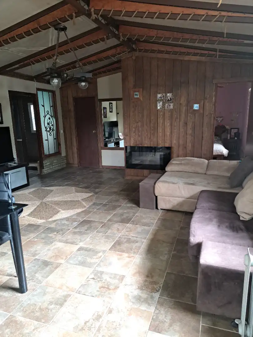 Sala d'estar de Finca rústica en venda en Dos Hermanas amb Aire condicionat, Jardí privat i Moblat
