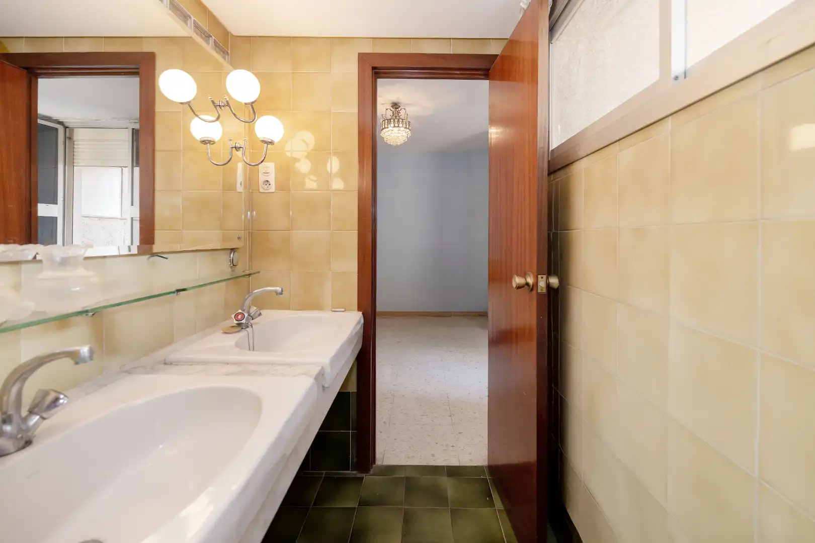 Bathroom of Attic for sale in Málaga  with Air Conditioner, Heating and Terrace