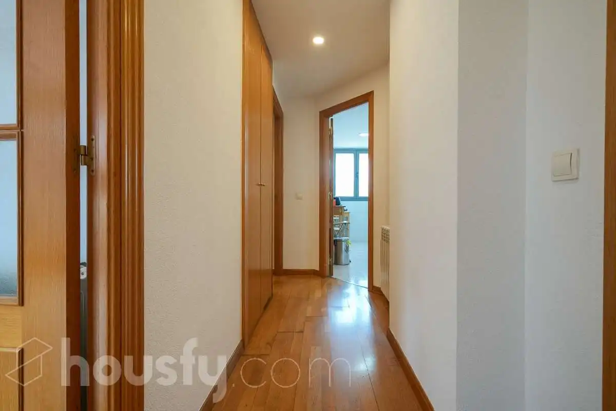 Flat for sale in Madrid  with Air Conditioner, Heating and Private garden