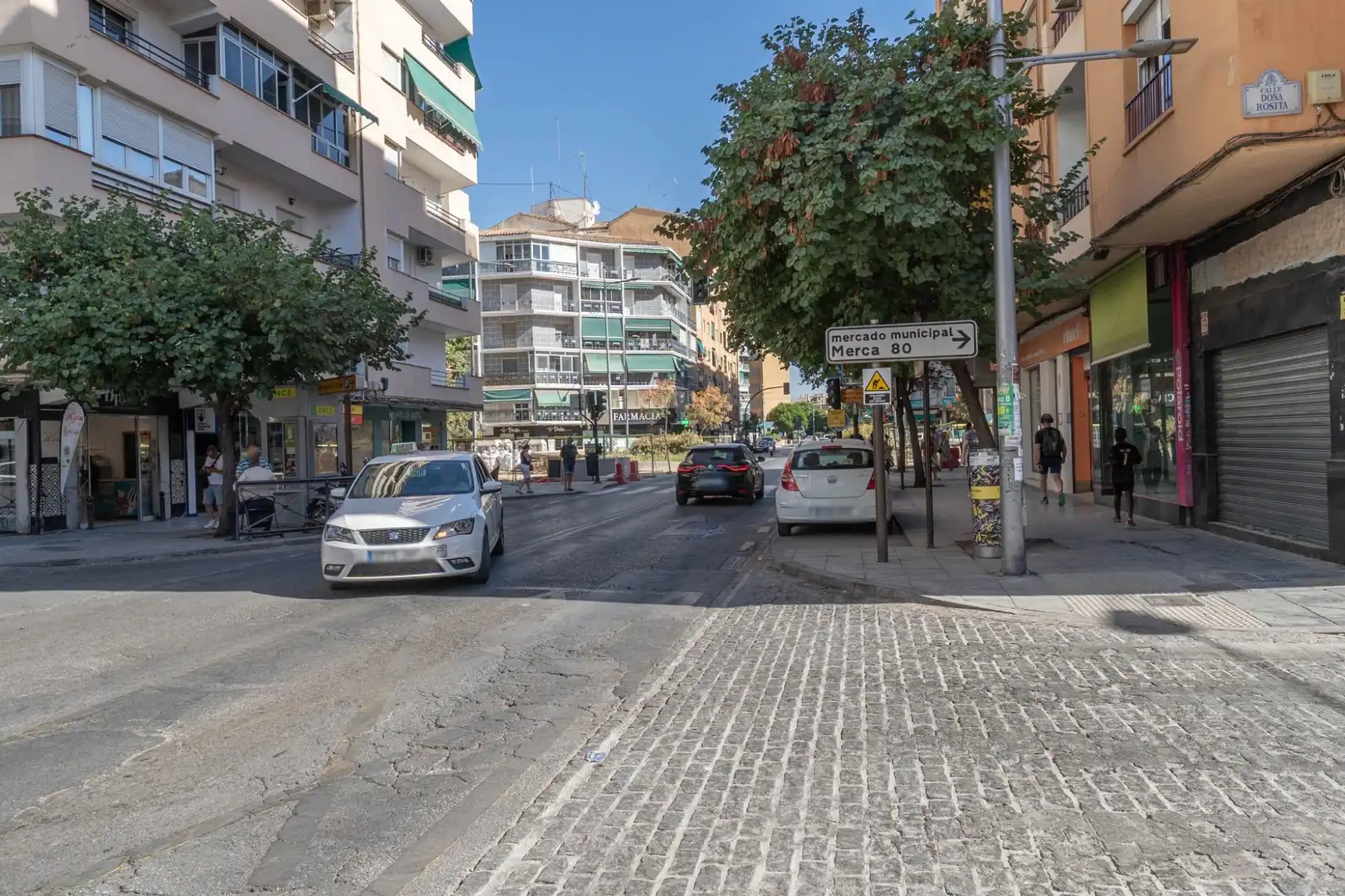 Vista exterior de Pis en venda en Granada amb Aire condicionat i Balcó