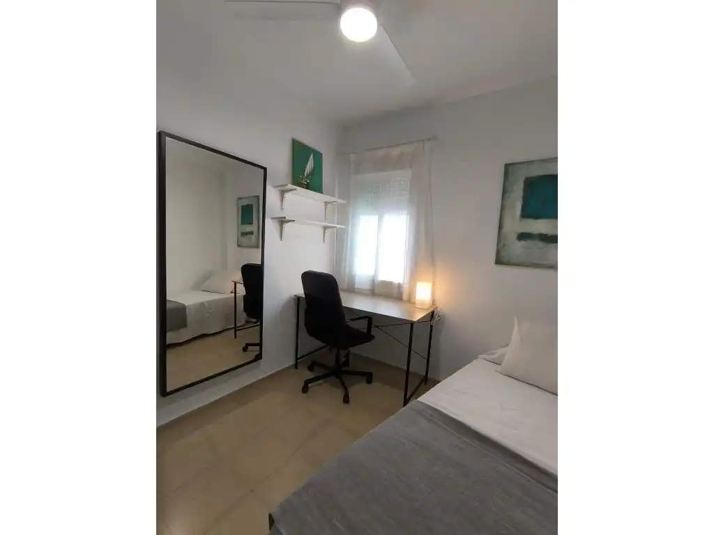 Flat for rent in Calle Julio Pellicer, Ciudad Jardín - Zoco