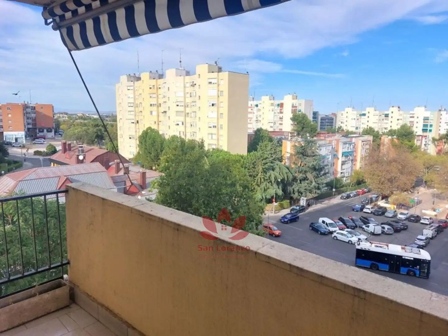 Vista exterior de Pis en venda en Madrid