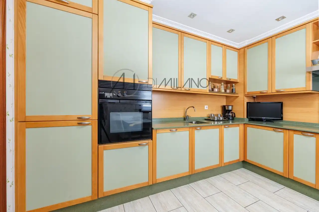Cocina de Casa adosada en venta en Vigo  con Calefacción, Jardín privado y Parquet