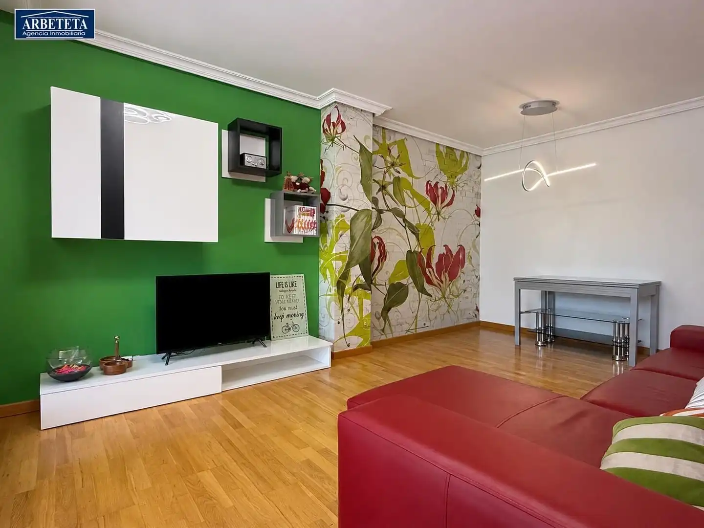 Wohnzimmer von Wohnung zum Verkauf in Yebes mit Heizung, Terrasse und Abstellraum