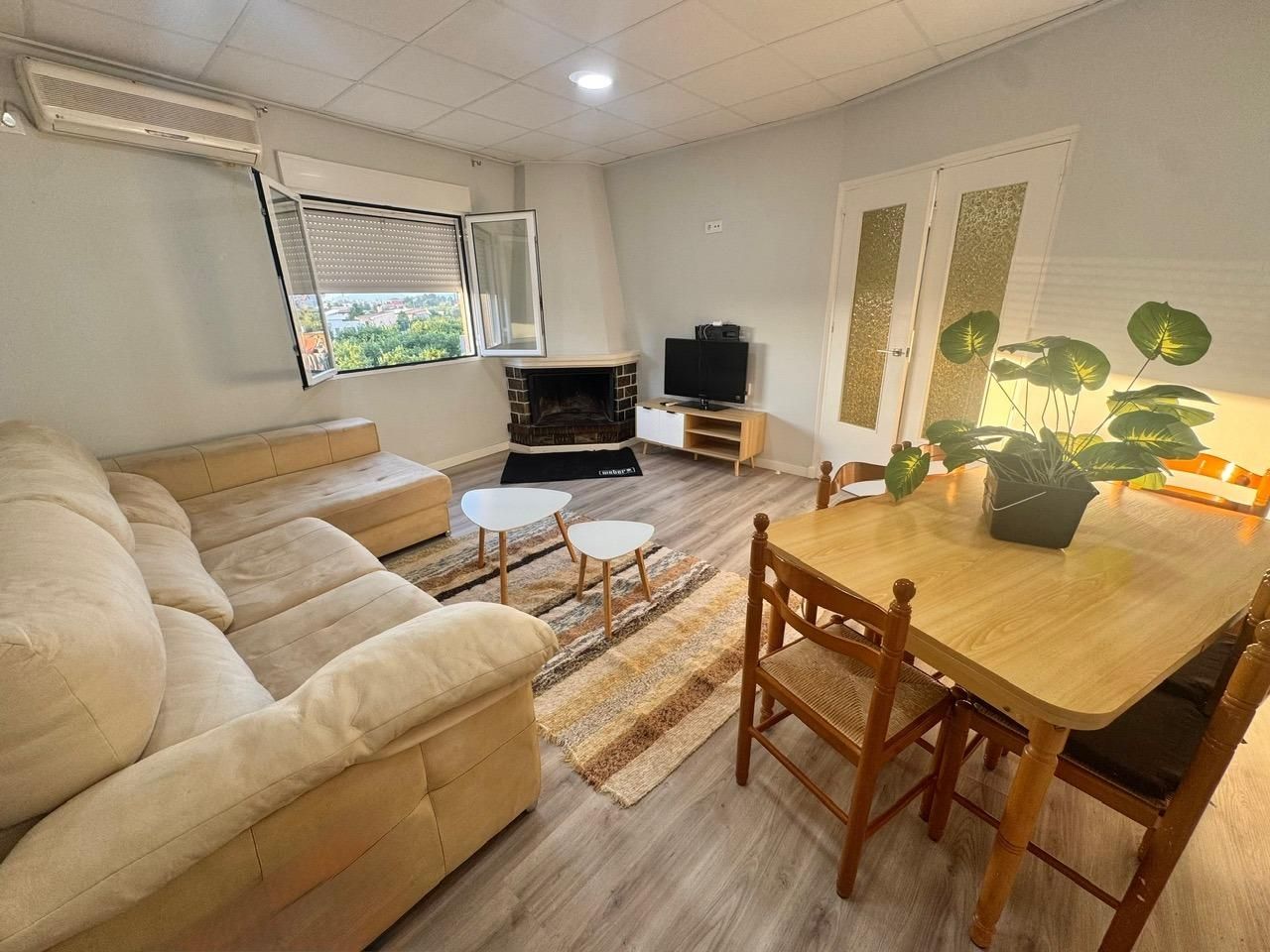 Living room of House or chalet for sale in Orihuela  with Air Conditioner and Storage room