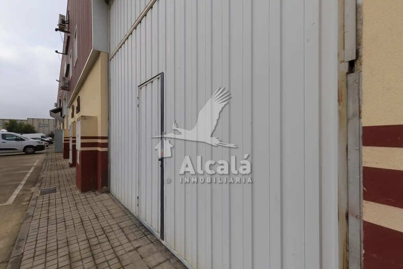 Exterior view of Industrial buildings for sale in Daganzo de Arriba, Madrid