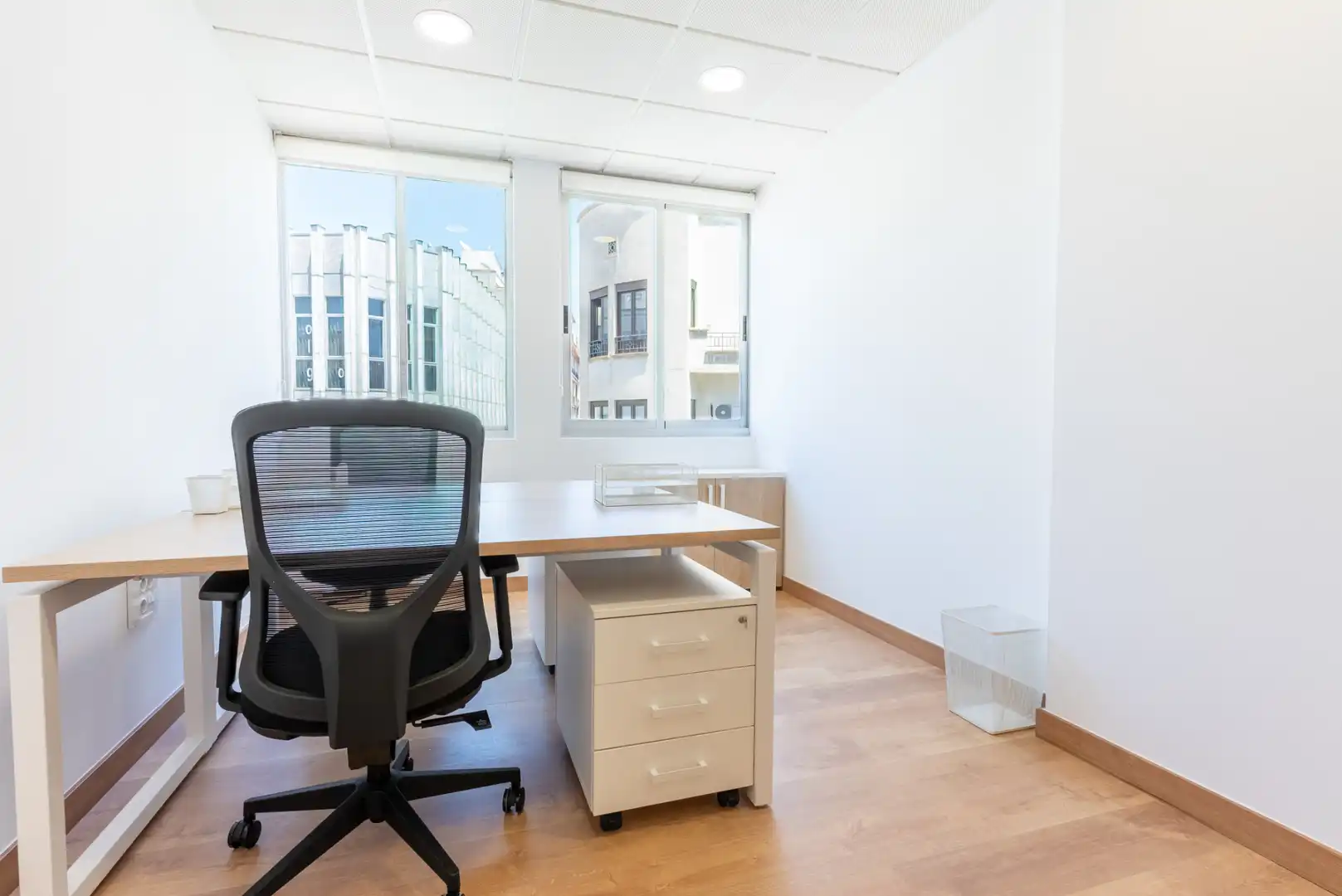 Büro zur Miete in Málaga mit Klimaanlage, Heizung und Möbliert
