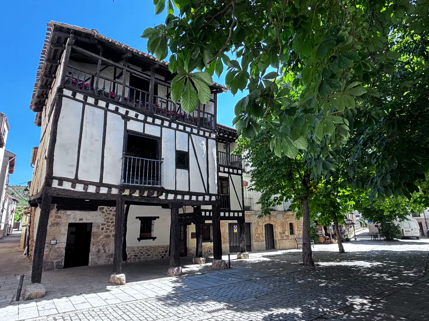 Vista exterior de Finca rústica en venda en Mecerreyes amb Aire condicionat, Terrassa i Balcó