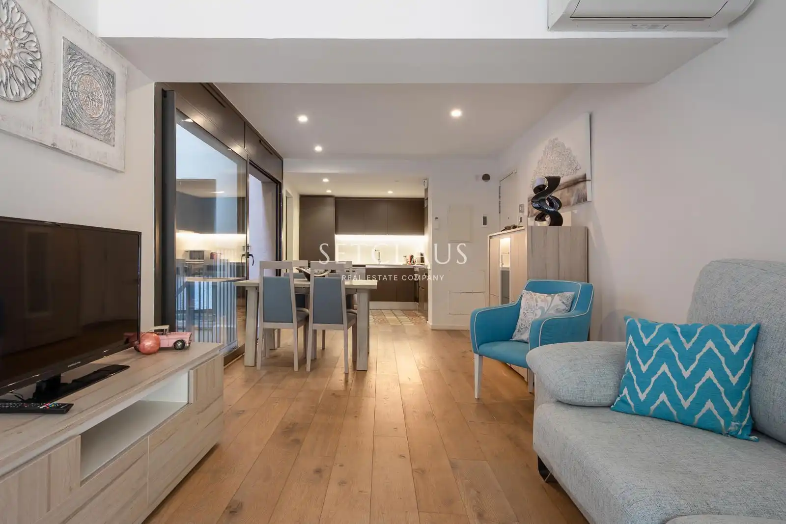 Sala d'estar de Dúplex en venda en Barcelona amb Aire condicionat, Calefacció i Parquet
