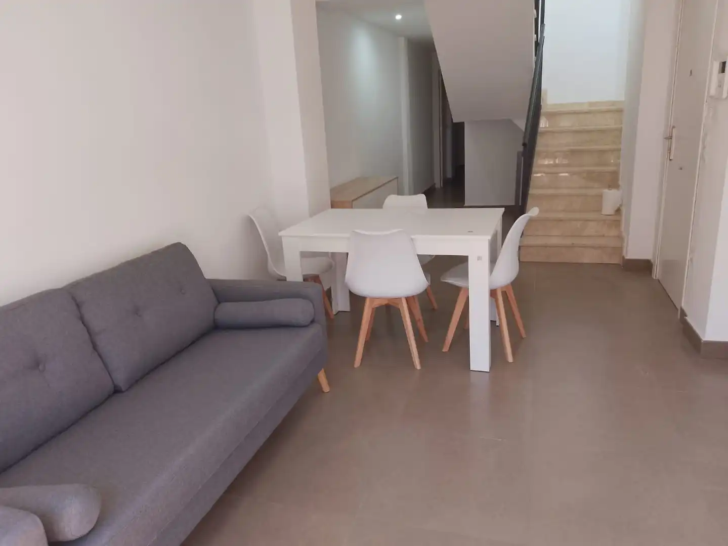 Dachboden zur Miete in Paterna mit Terrasse, Ofen und Balkon
