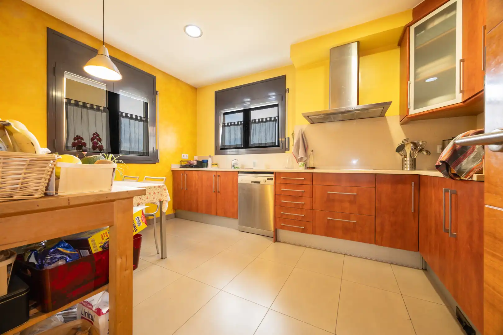 Cocina de Casa adosada en venta en Folgueroles con Calefacción, Jardín privado y Parquet