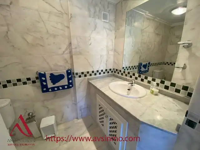 Baño de Apartamento de alquiler en Orihuela con Aire acondicionado, Amueblado y Horno