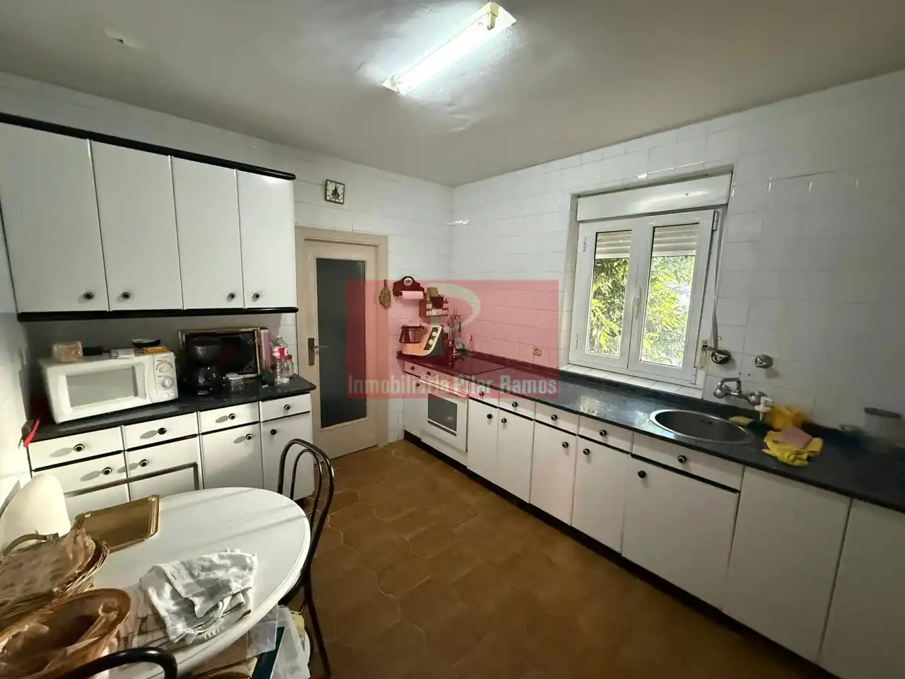 Kitchen of Houses for sale in Villaquilambre  with Heating, Private garden and Storage room
