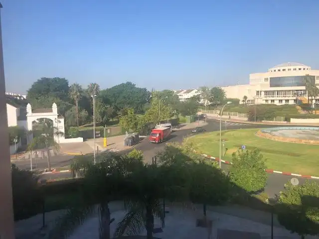 Vista exterior de Oficina en venta en Tomares con Aire acondicionado y Calefacción