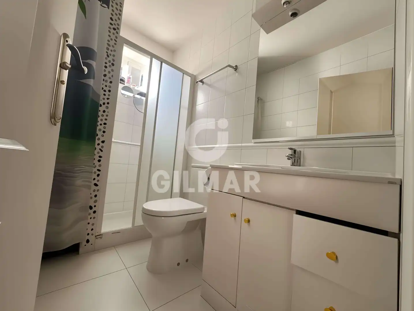 Baño de Piso en venta en Arona con Terraza, Amueblado y TV