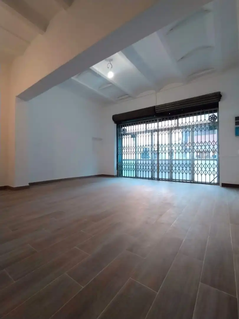 Business premises for sale in Horta - Guinardó, imagen 2