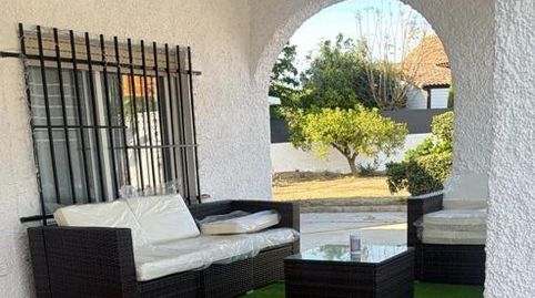 Foto 3 de Casa o xalet en venda a Calle Domeño, Los Pinares - La Masia, Bétera