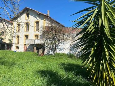 Casa con jardín en venta en Torrelavega - Pº Julio Hauzeur 13