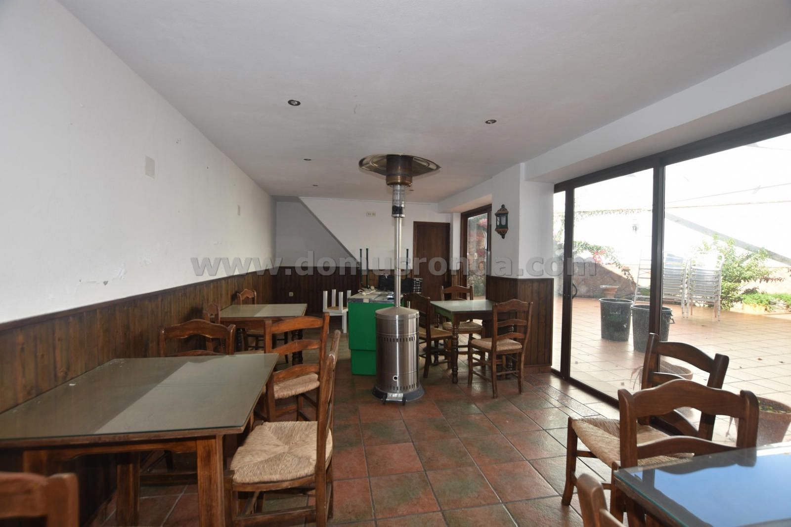 Local de alquiler en Montejaque con Amueblado
