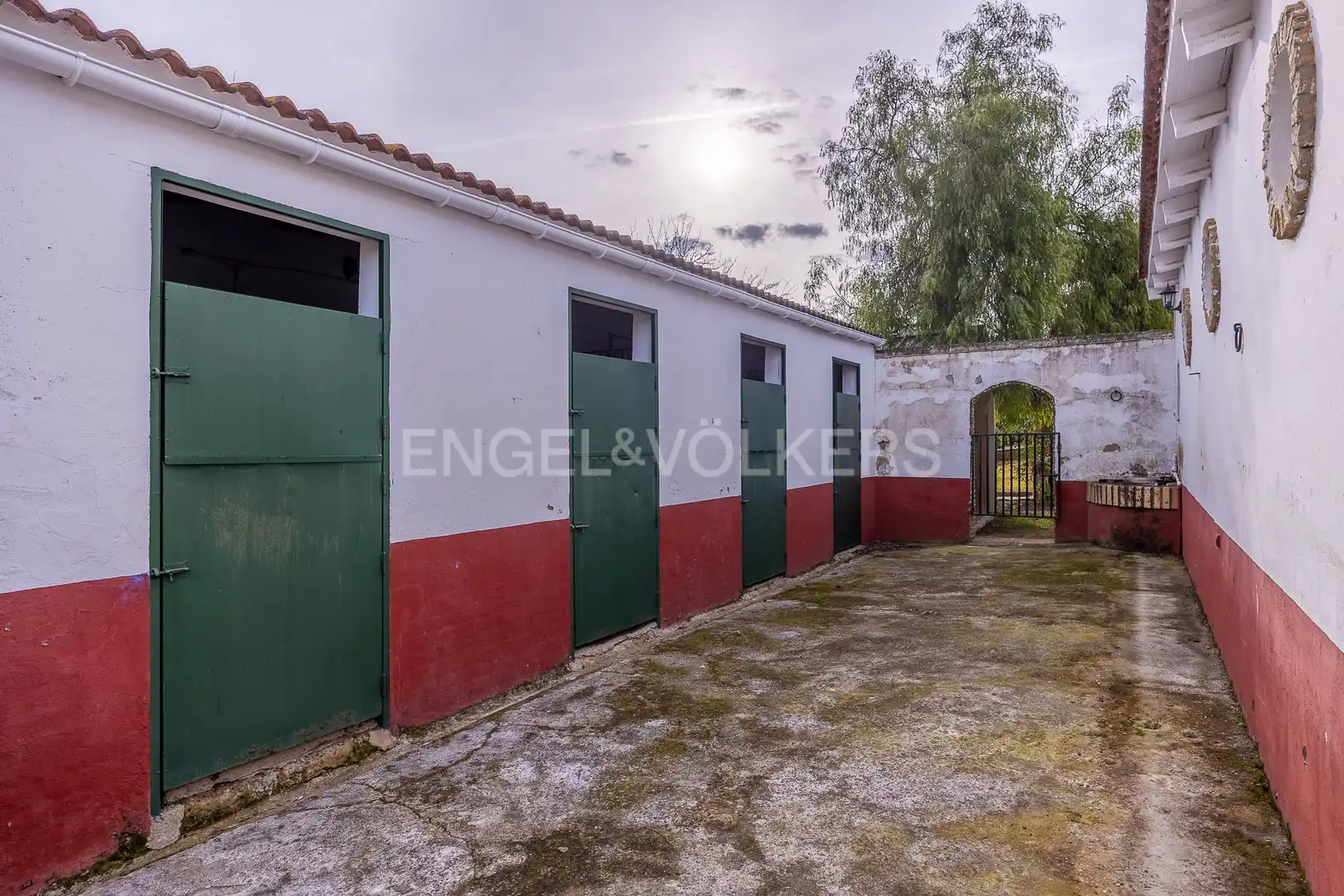 Vista exterior de Finca rústica en venta en Olivares con Calefacción, Jardín privado y Piscina